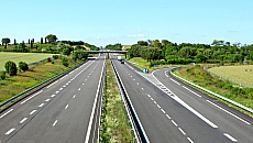 Tysiące wykroczeń na odcinkowym pomiarze prędkości. Rekordzista jechał prawie 200 km/h Tysiące wykroczeń na odcinkowym pomiarze prędkości. Rekordzista jechał prawie 200 km/h